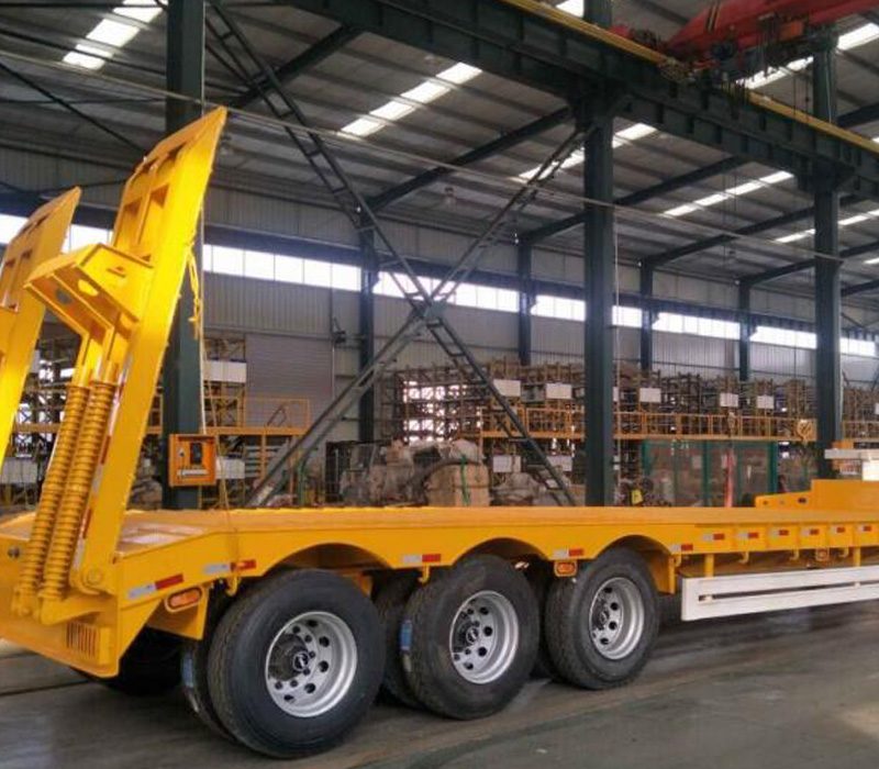 3 Axles Lowbed trailer 1