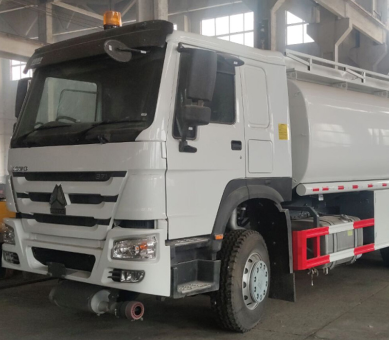 HOWO 6x4 FUEL TANK TRUCK 1