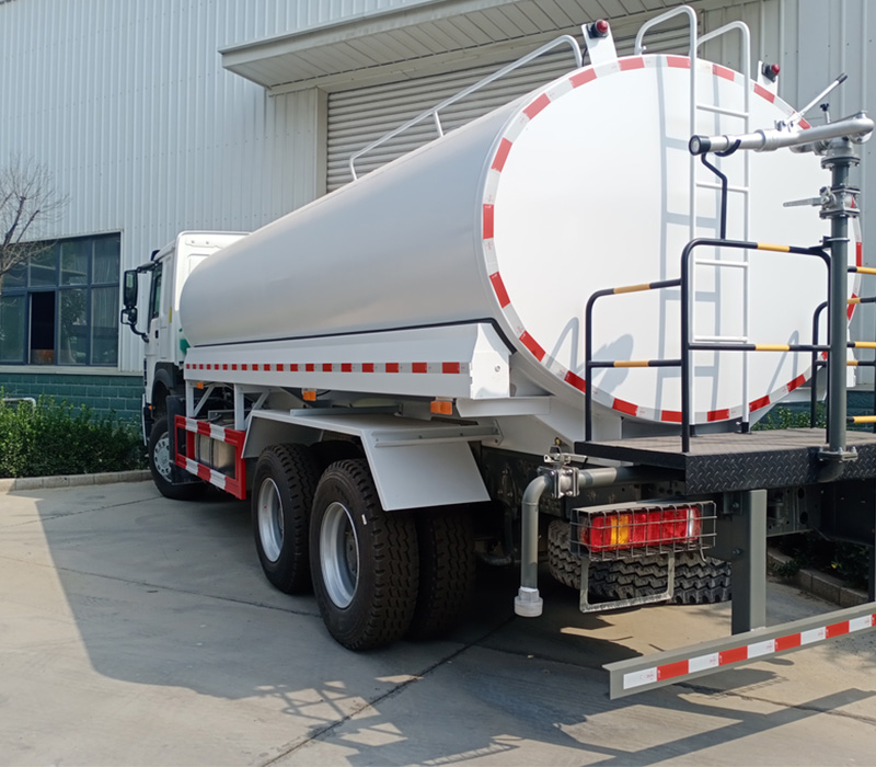HOWO 6x4 WATER TANK TRUCK 4