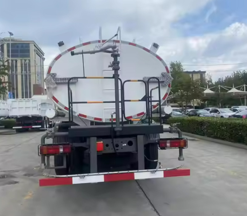 HOWO NX 6x4 WATER TANK TRUCK 4