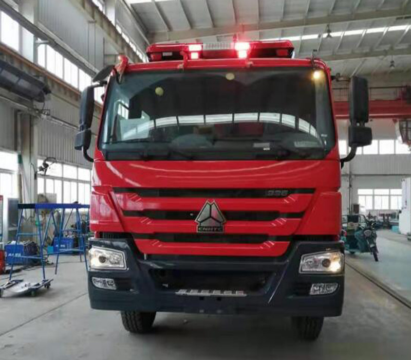 SINOTRUK HOWO 6X4 FIRE FIGHTING TRUCK 2_