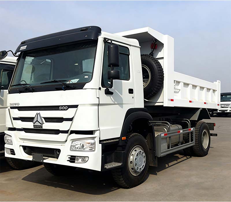 SINOTRUK 4X2 6m³ DUMP TRUCK1